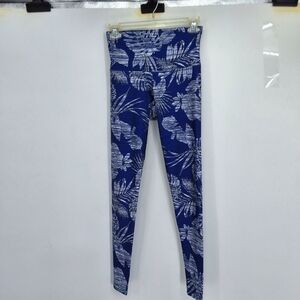 Onzie Xs Blue Tropical Leggings